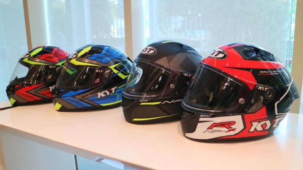 merk helm favorit pengendara roda dua